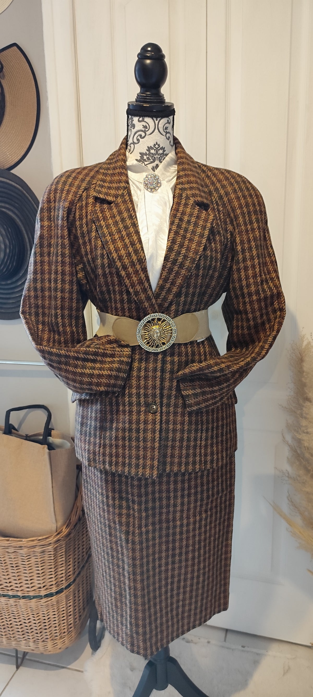 Ensemble tailleur pure laine Cacharel